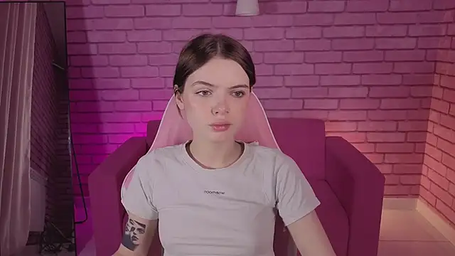 Snapshot of Ellya_me chatting on 02-07-26, 08:51 Ellya me online show from 02-07-26, 08:51