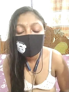 Snapshot of sumi_couele18 chatting on 04-13-26, 06:35 sumi couele18 online show from 04-13-26, 06:35