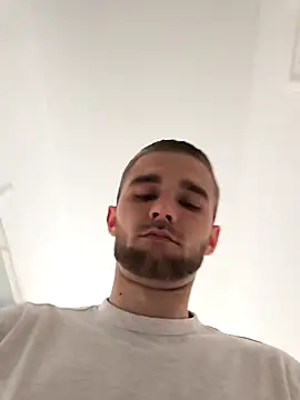 Benjamiinlt online show from 04-08-26, 01:22