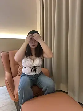 Snapshot of mo-mo-69 chatting on 04-06-26, 01:25 mo-mo-69 online show from 04-06-26, 01:25