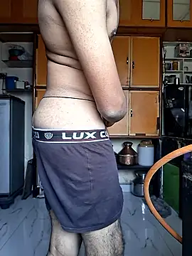 Snapshot of yourpussylover_20 chatting on 01-11-26, 05:01 yourpussylover 20 online show from 01-11-26, 05:01