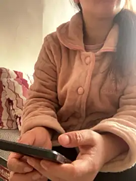 Faded pink online show from 01-14-26, 12:49