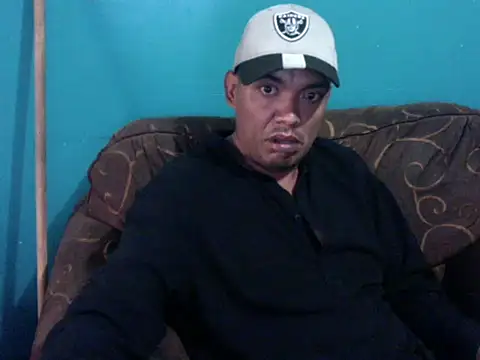 latinomoreno95 online show from 06-06-26, 06:34
