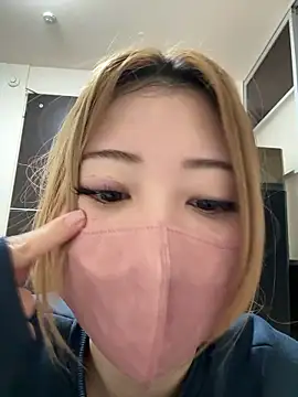 Snapshot of Sena_o0 chatting on 03-12-26, 02:23 Sena o0 online show from 03-12-26, 02:23