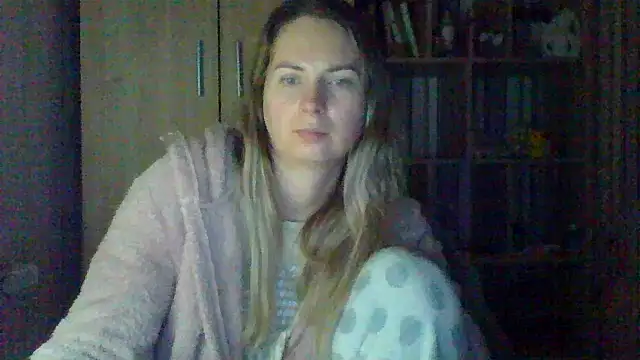 VikiLove765 online show from 02-14-26, 02:30