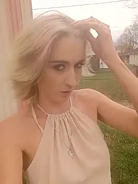 Snapshot of nikeynightshade chatting on 03-11-26, 01:39 nikeynightshade online show from 03-11-26, 01:39