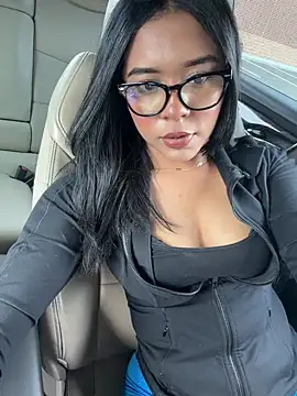 AnahiSkye online show from 04-15-26, 04:25