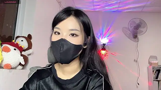 Snapshot of Tieu-May chatting on 05-15-26, 09:22 Tieu-May online show from 05-15-26, 09:22