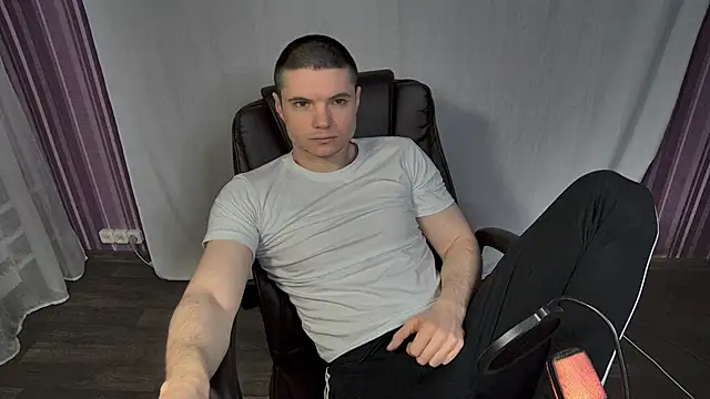 LoveMike1 online show from 04-14-26, 04:57