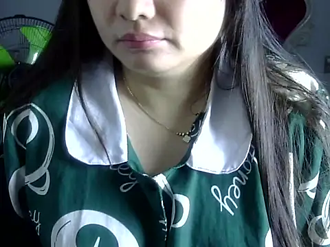 Snapshot of Sarah_no_land chatting on 02-08-26, 02:48 Sarah no land online show from 02-08-26, 02:48