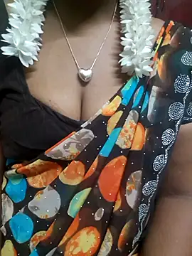 Snapshot of tamil-Diya90 chatting on 01-08-26, 04:20 tamil-Diya90 online show from 01-08-26, 04:20