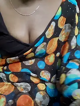 Snapshot of tamil-Diya90 chatting on 01-09-26, 08:28 tamil-Diya90 online show from 01-09-26, 08:28