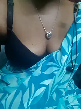 Snapshot of tamil-Diya90 chatting on 01-10-26, 10:39 tamil-Diya90 online show from 01-10-26, 10:39