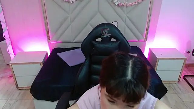 Snapshot of LUAR_TAY chatting on 01-08-26, 11:34 LUAR TAY online show from 01-08-26, 11:34