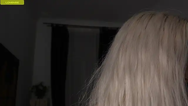 KristalCrowner online show from 04-19-26, 07:49