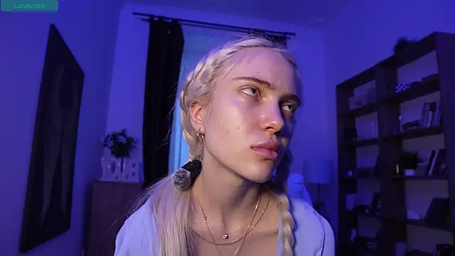 KristalCrowner online show from 04-21-26, 02:51