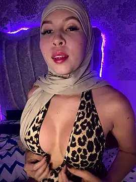 Snapshot of Shann_95 chatting on 01-15-26, 02:38 Shann 95 online show from 01-15-26, 02:38