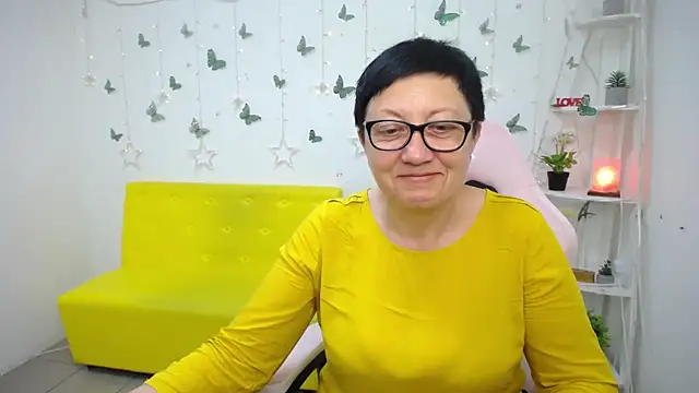 Snapshot of EmilyL0ve chatting on 05-20-26, 05:08 EmilyL0ve online show from 05-20-26, 05:08