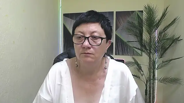 Snapshot of EmilyL0ve chatting on 07-04-26, 05:19 EmilyL0ve online show from 07-04-26, 05:19