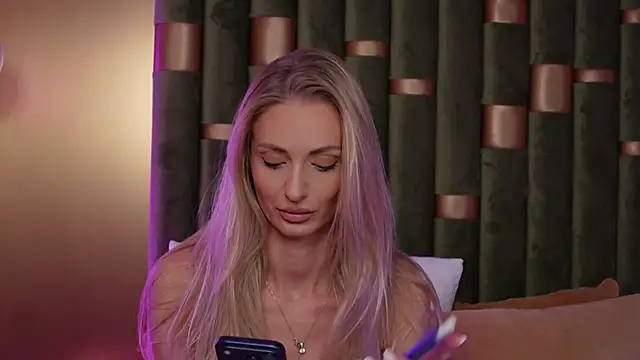 AmeliaAngel online show from 09-28-25, 08:20