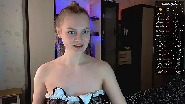 Chloe muar online show from 04-20-26, 12:08