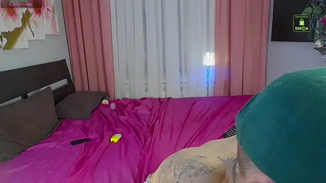 Snapshot of Jamie_Inked chatting on 01-08-26, 07:10 Jamie Inked online show from 01-08-26, 07:10