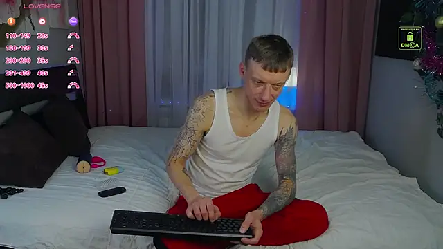 Snapshot of Jamie_Inked chatting on 01-10-26, 03:19 Jamie Inked online show from 01-10-26, 03:19