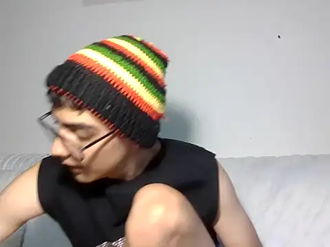 Snapshot of Colombian0baby chatting on 01-10-26, 10:36 Colombian0baby online show from 01-10-26, 10:36