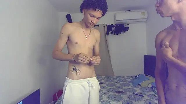 Snapshot of pocket_loversxxx chatting on 03-03-26, 05:46 pocket loversxxx online show from 03-03-26, 05:46