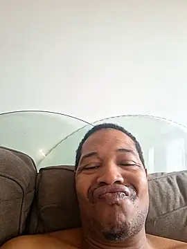 Snapshot of moneyboi1988 chatting on 01-06-26, 03:05 moneyboi1988 online show from 01-06-26, 03:05