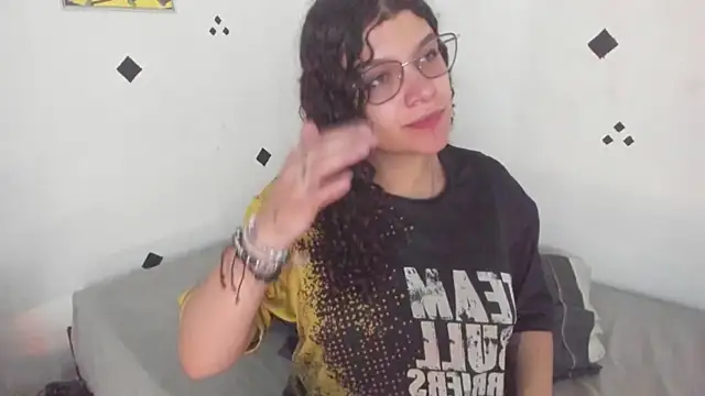 Snapshot of wendybeckett3 chatting on 03-28-26, 04:06 wendybeckett3 online show from 03-28-26, 04:06