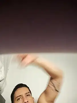 MrWolfHot online show from 01-07-26, 05:43