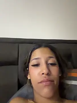 Snapshot of vicky_bass_ chatting on 05-19-26, 01:11 vicky bass online show from 05-19-26, 01:11