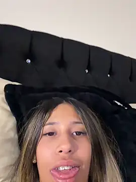 Snapshot of vicky_bass_ chatting on 06-01-26, 03:08 vicky bass online show from 06-01-26, 03:08