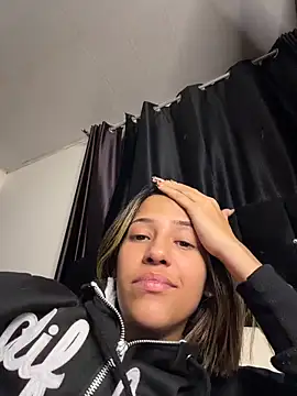 Snapshot of vicky_bass_ chatting on 06-16-26, 02:58 vicky bass online show from 06-16-26, 02:58