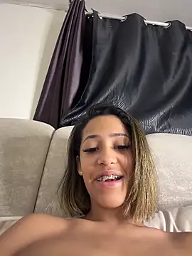 Snapshot of vicky_bass_ chatting on 06-29-26, 12:06 vicky bass online show from 06-29-26, 12:06