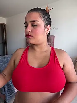 Snapshot of ZoetteUrus chatting on 01-06-26, 01:04 ZoetteUrus online show from 01-06-26, 01:04