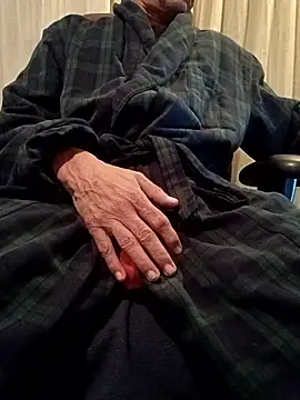 Snapshot of DucesWild23 chatting on 01-08-26, 04:04 DucesWild23 online show from 01-08-26, 04:04