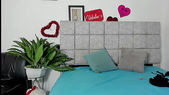 hazel slim online show from 02-20-26, 02:17