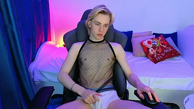 lucidangelok1 online show from 04-11-26, 06:07