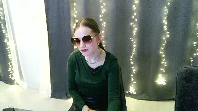 Snapshot of ZaraCharming chatting on 02-18-26, 06:48 ZaraCharming online show from 02-18-26, 06:48