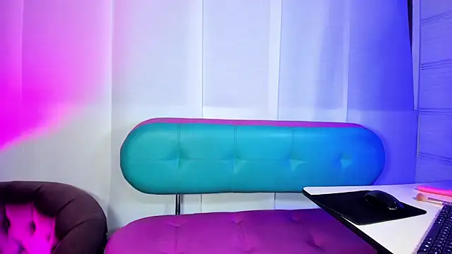 Snapshot of Sue_blue chatting on 03-01-26, 03:08 Sue blue online show from 03-01-26, 03:08