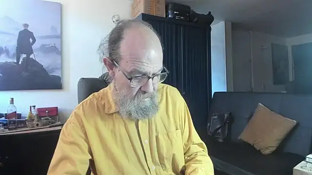 Snapshot of Uncle_Hottie chatting on 07-25-26, 02:47 Uncle Hottie online show from 07-25-26, 02:47