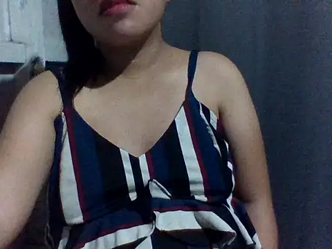 Snapshot of sweetprinces08 chatting on 05-17-26, 04:58 sweetprinces08 online show from 05-17-26, 04:58