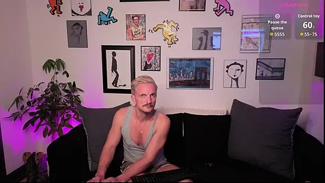 Snapshot of thiccversnyc chatting on 01-10-26, 10:25 thiccversnyc online show from 01-10-26, 10:25