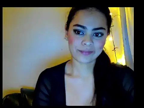 Snapshot of Antonella_Gomez22 chatting on 01-11-26, 06:18 Antonella Gomez22 online show from 01-11-26, 06:18