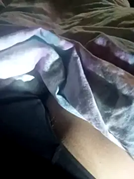 Snapshot of folkdam80 chatting on 02-23-26, 06:33 folkdam80 online show from 02-23-26, 06:33