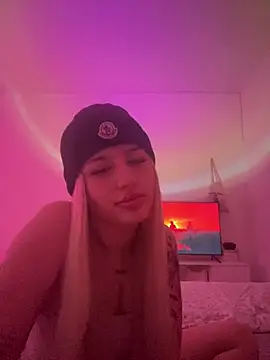 Snapshot of samybabe chatting on 01-14-26, 08:20 samybabe online show from 01-14-26, 08:20