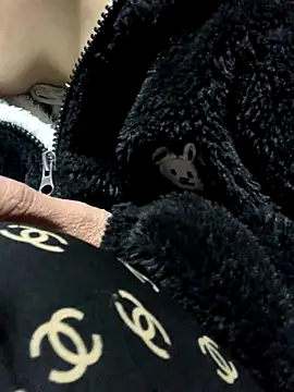 Snapshot of hinicky-0 chatting on 01-06-26, 08:51 hinicky-0 online show from 01-06-26, 08:51