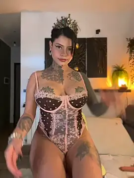 ReynaTatty online show from 06-12-26, 08:24